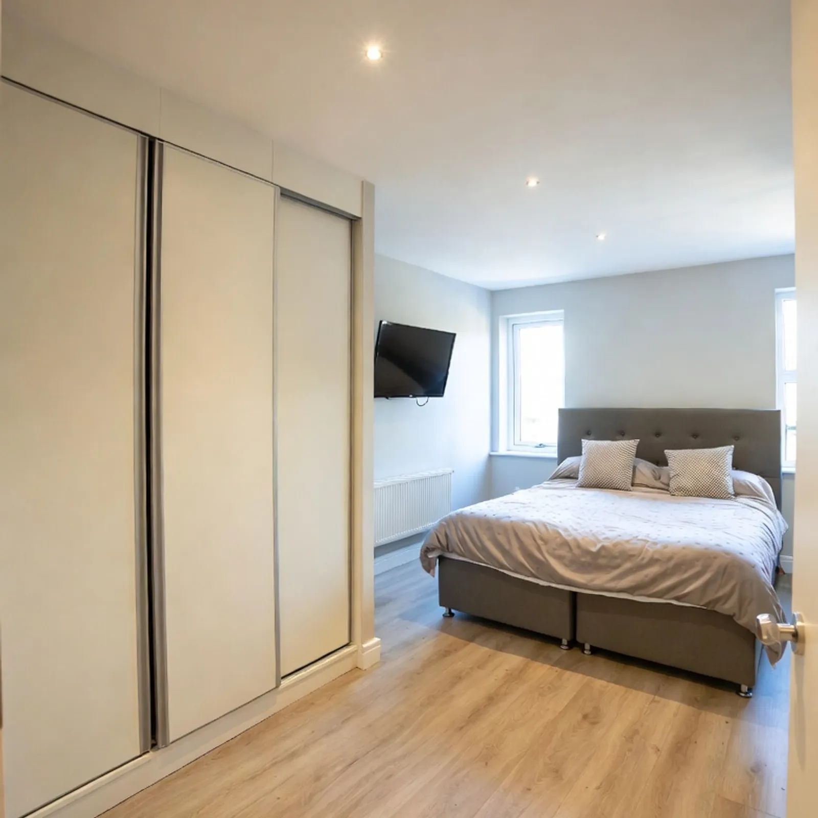 Room in Ranelagh, Dublin - Image 1